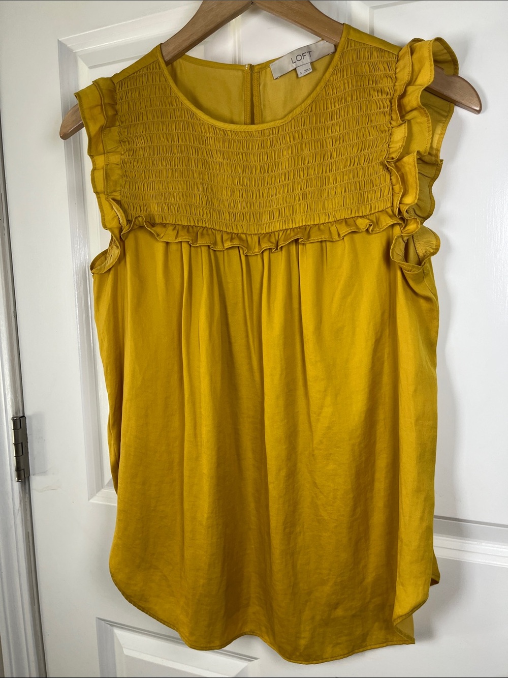 Loft  Golden Mustard Ruffled sleeveless ruffle silky flowy Top Sz small